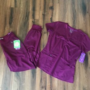 Purple label yoga scrubs in Wine
